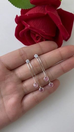 brinco longo com pingos rosa 06