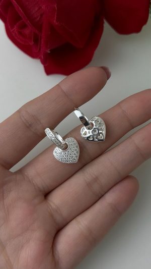 argola de click com pingente de coração todo detalhada 186/07